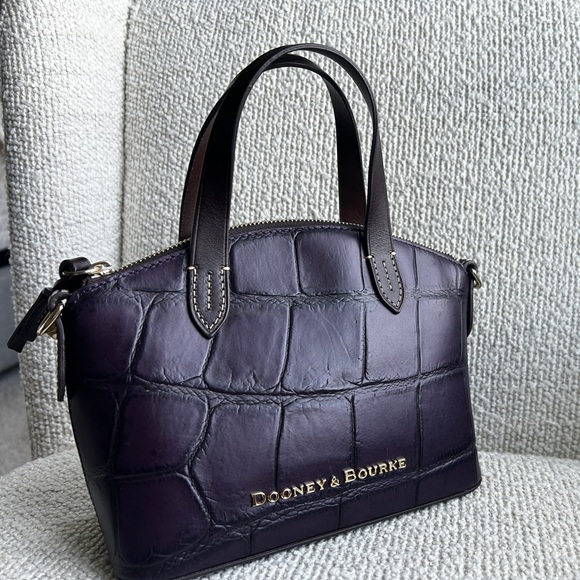 Purple Dooney Croc crossbody purse - Picture 3 of 7